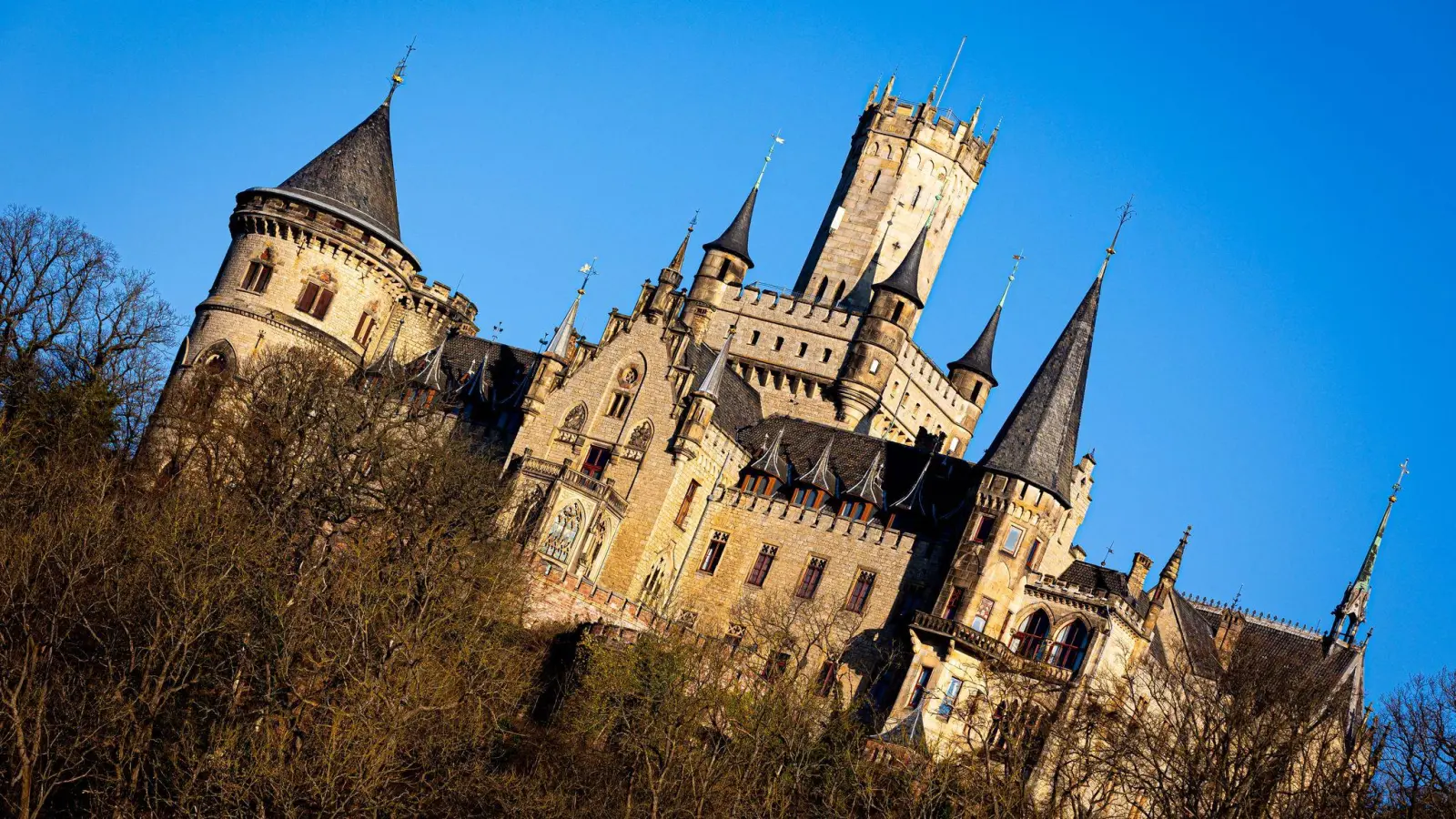 Wurde förmlich überrannt: Schloss Marienburg südlich von Hannover.  (Foto: Moritz Frankenberg/dpa)