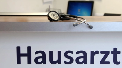 Der Hausärztinnen- und Hausärzteverband plant eine Protestkampagne. (Archivbild) (Foto: Stephan Jansen/dpa)