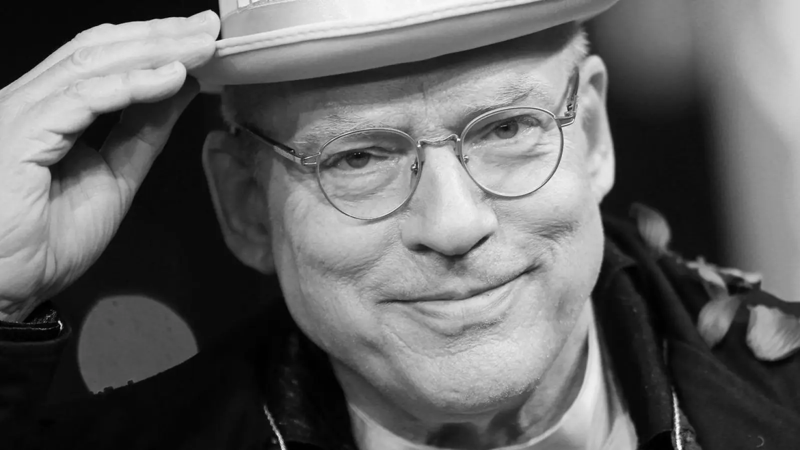 Regisseur Rosa von Praunheim ist tot. (Archivbild) (Foto: Michael Kappeler/dpa)