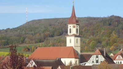 Die Weihe der evangelisch-lutherischen Pfarrkirche St. Laurentius ist Anlass für die Kirchweih in Röckingen.  (Foto: Walter Oberhäußer)