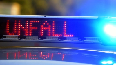 Der Motorradfahrer starb noch an der Unfallstelle. (Symbolbild) (Foto: Stefan Puchner/dpa)