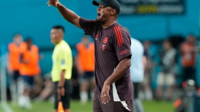 Steht für lautstarkes, aktives Coaching: Vincent Kompany. (Foto: Ahn Young-joon/AP/dpa)