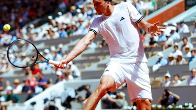 Alexander Zverev spielte zum Start der French Open auf dem Hauptplatz in Roland Garros. (Foto: Frank Molter/dpa)