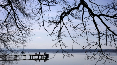 Mit Sonne, aber auch Regen und Gewitter - so zeigt sich das Wetter in Bayern. (Foto: Karl-Josef Hildenbrand/dpa)