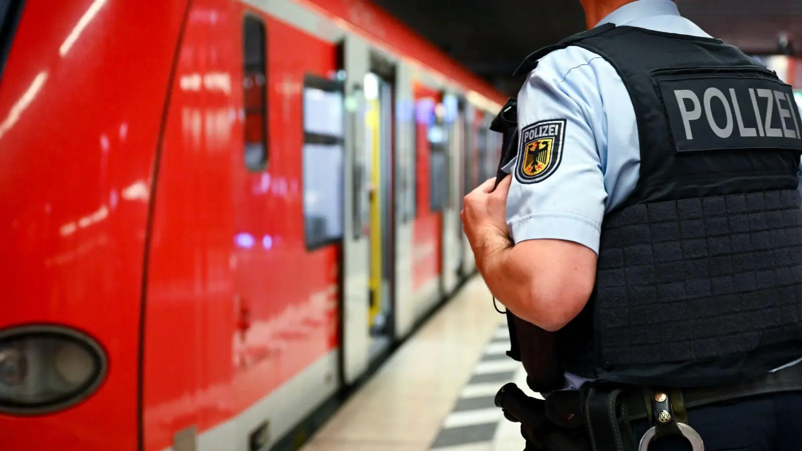 Das Gleis an der Haltestelle Karlsplatz (Stachus) wurde nach dem Sturz gesperrt. (Symbolbild) (Foto: Sven Hoppe/dpa)