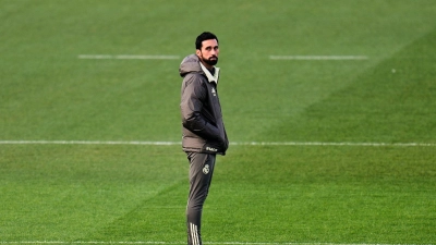 Alvaro Arbeloa leitet das Training bei Real Madrid. (Foto: Manu Fernandez/AP/dpa)