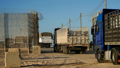 Laut Hilfsorganisationen kommen noch immer zu wenig Hilfslieferungen im Gazastreifen an. (Foto: Tsafrir Abayov/AP/dpa)