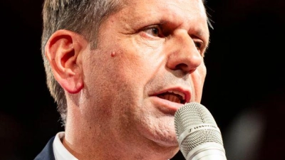 Für Ministerpräsident Lies ist der Dieselskandal Mahnung und Motor zugleich: mehr Verantwortung und mehr Wandel. (Archivbild) (Foto: Michael Matthey/dpa)