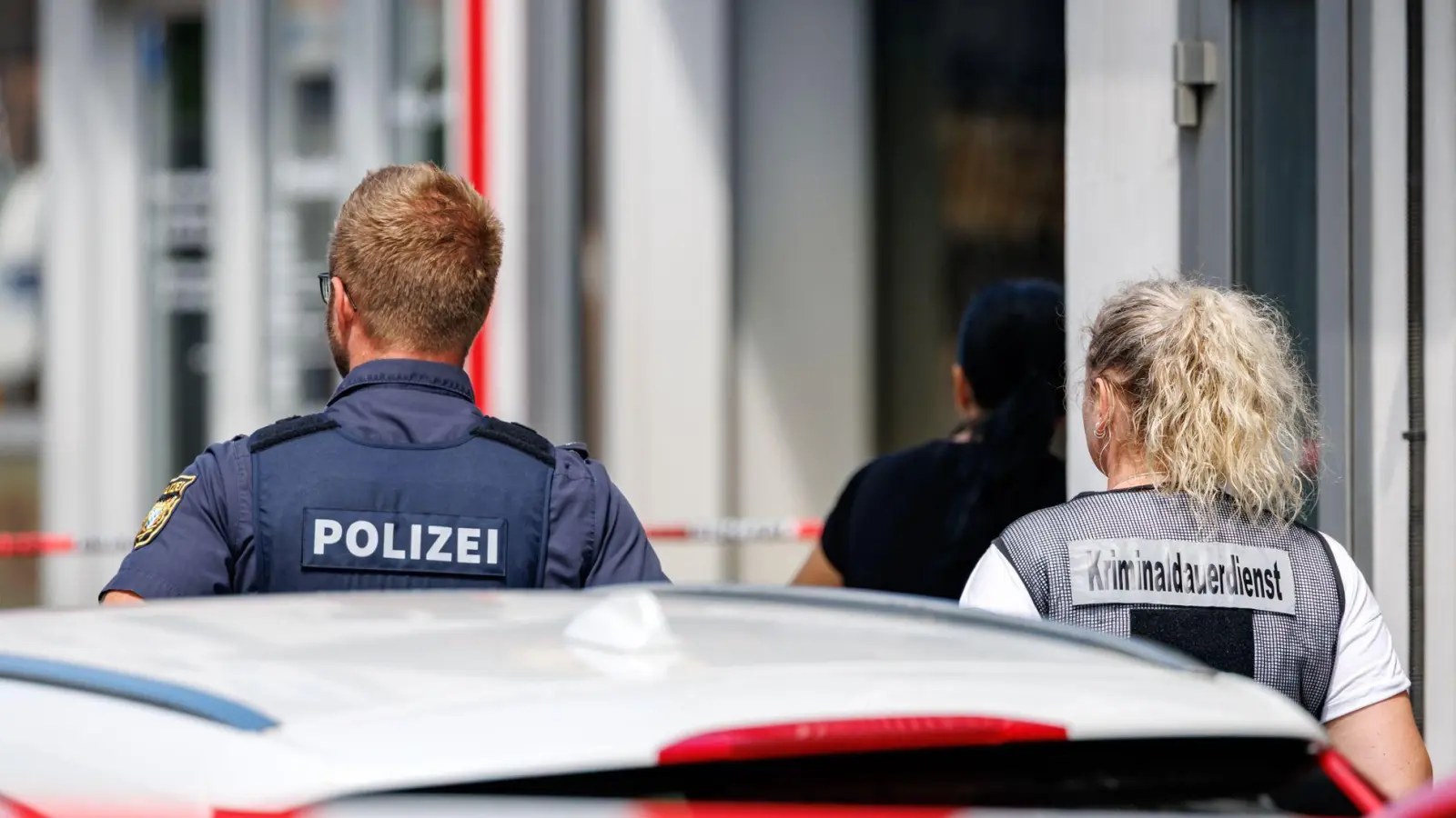 Wie kam es zu dem Streit? Wieso war der Mann mit einem Messer bewaffnet? Noch sind viele Fragen offen.  (Foto: -/dpa)
