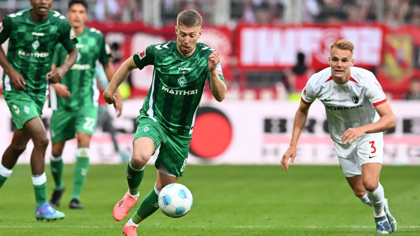 Will zukünftig für Algerien spielen: Mitchell Weiser (Foto: Carmen Jaspersen/dpa)