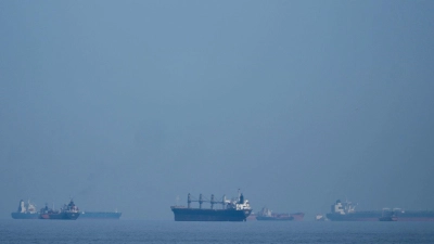 Wie die Bundesregierung fordert auch Griechenland eine gebührenfreie Passage durch die Straße von Hormus. (Archivbild) (Foto: Altaf Qadri/AP/dpa)