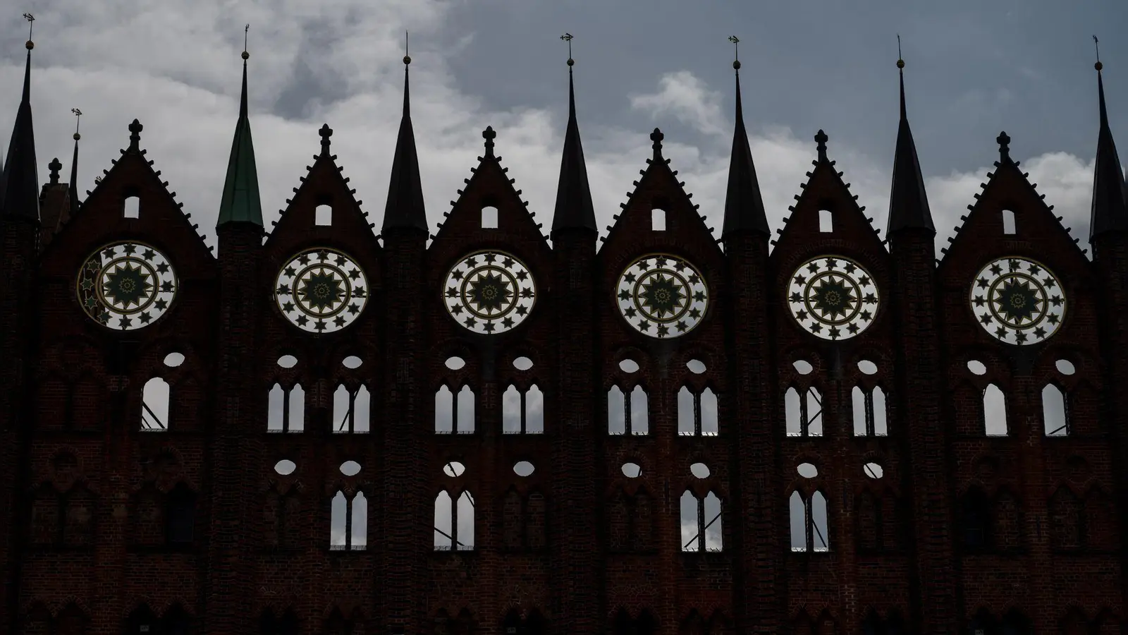 Die Stadt Stralsund will NS-Raubkunst zurückgeben. (Symbolbild) (Foto: Stefan Sauer/dpa)