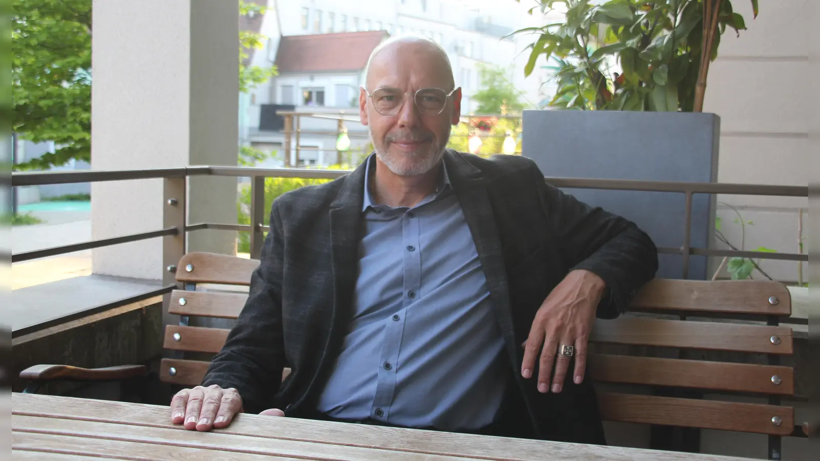 Will die Weichen für eine gute Zukunft von Ansbach stellen: OB-Herausforderer Hans-Jürgen Eff. (Foto: Robert Maurer)