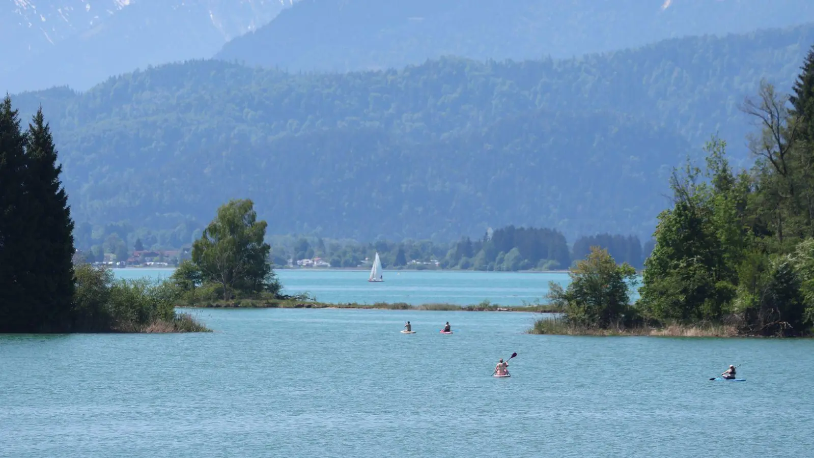 Durchwachsenes Ausflugswetter: Der Sonntag bringt in Bayern Sonne, Wolken und auch Wind. (Archivbild) (Foto: Karl-Josef Hildenbrand/dpa)
