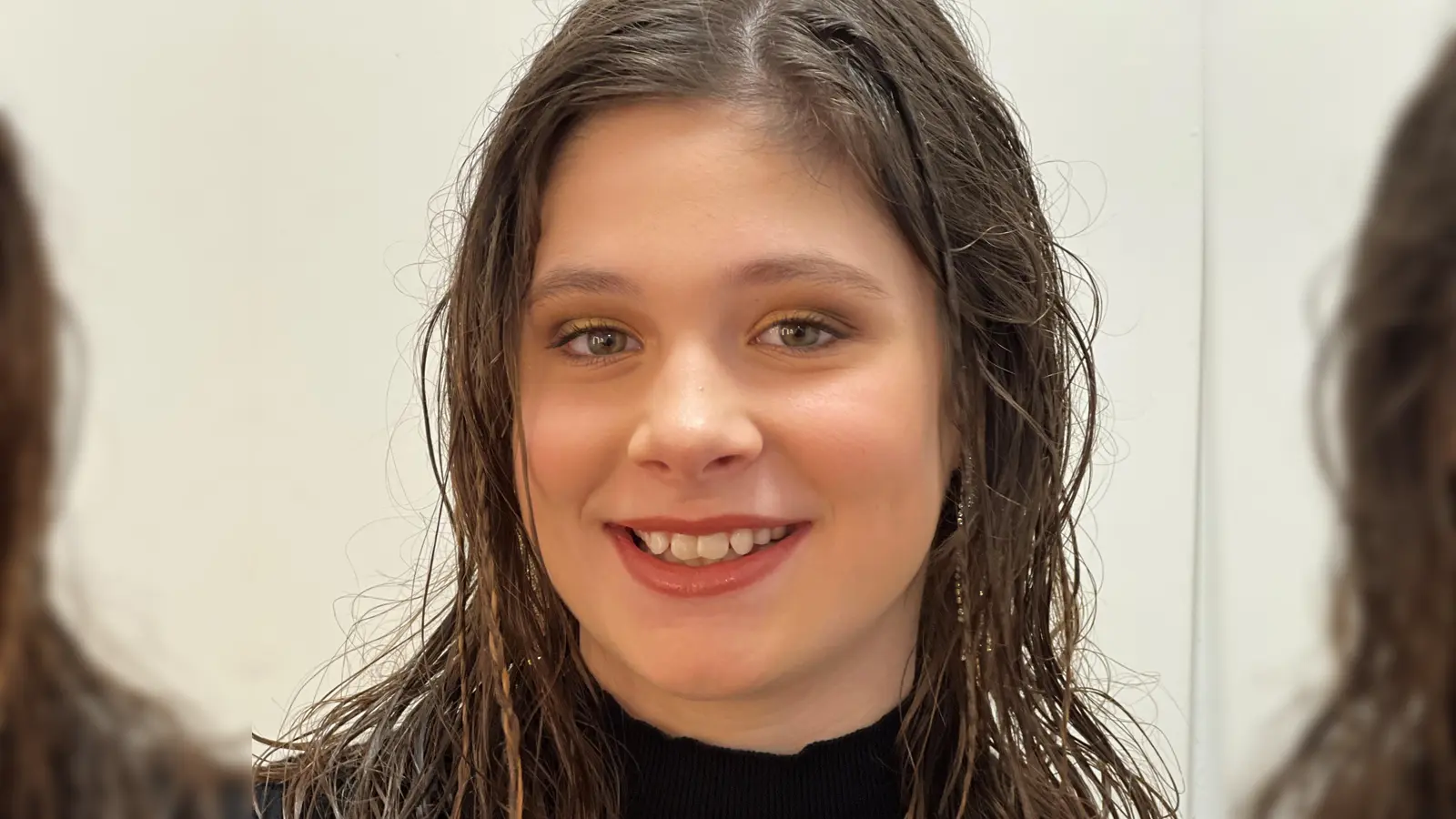 Die zwölfjährige Leonie Daum stellt ihr neues Musikvideo im Ansbacher Capitol-Kino vor. (Foto: Matthias Daum)