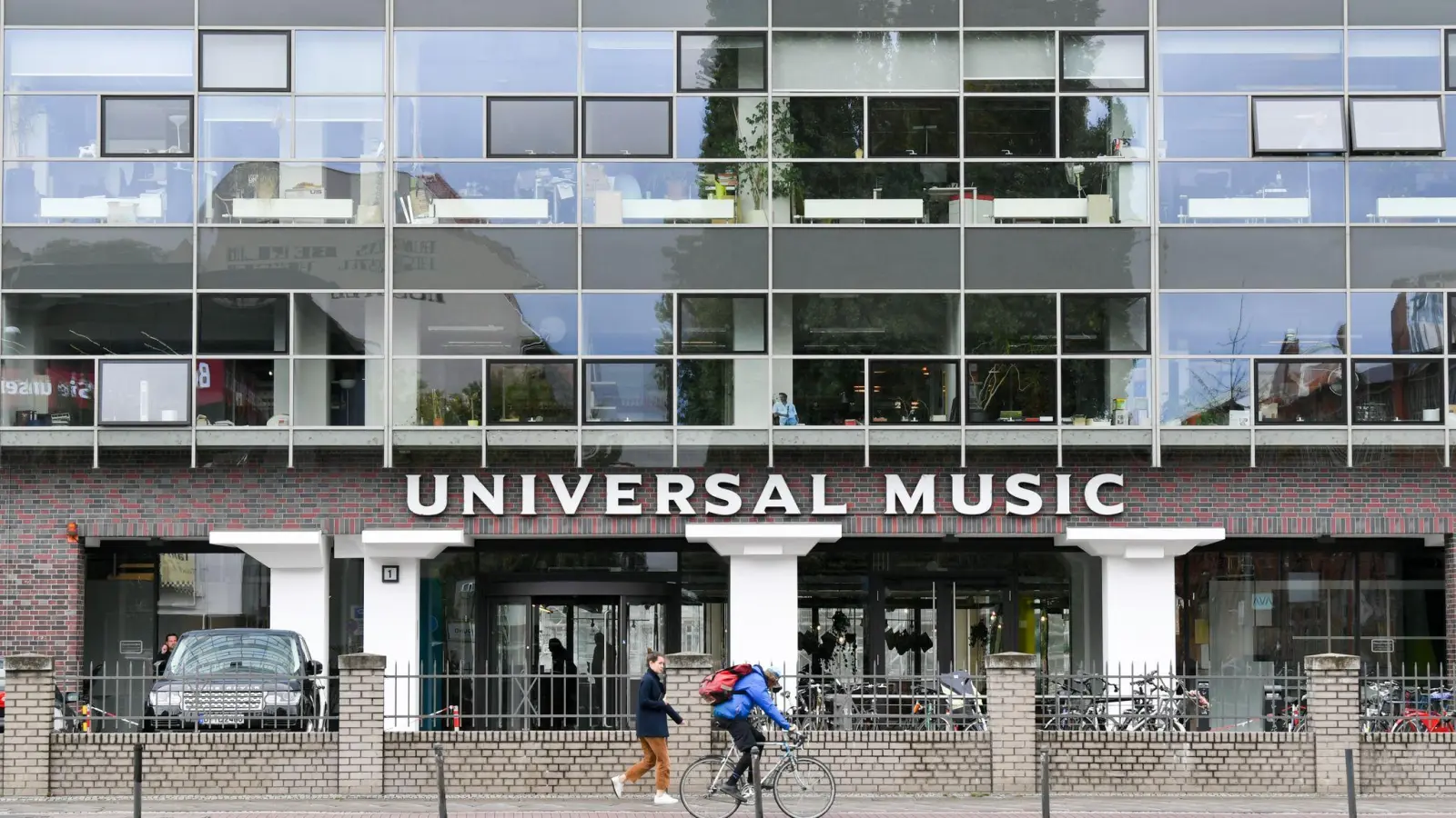 Die Universal Music Group hat eine breite Palette von Künstlern unter Vertrag. (Archivbild) (Foto: Jens Kalaene/dpa-Zentralbild/dpa)