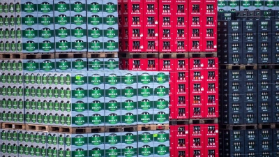 Auch Beck's gehört zum belgischen Brauereiriesen AB Inbev. (Archivbild) (Foto: Sina Schuldt/dpa)