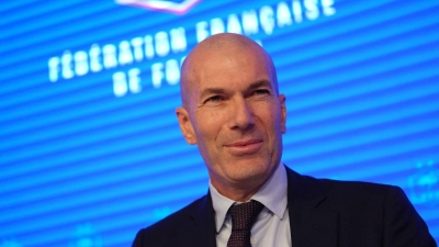 Zinédine Zidane unterschrieb einen Vertrag bis 2030. (Foto: Aurelien Morissard/AP/dpa)