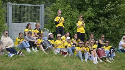 An der Unterstützung der Fans (hier im Spiel gegen den FC Carl Zeiss Jena) hat es nicht gelegen, dass die Weinbergerinnen aus den letzten 14 Zweitliga-Partien nur einen Sieg einfuhren. (Foto: Martin Rügner)