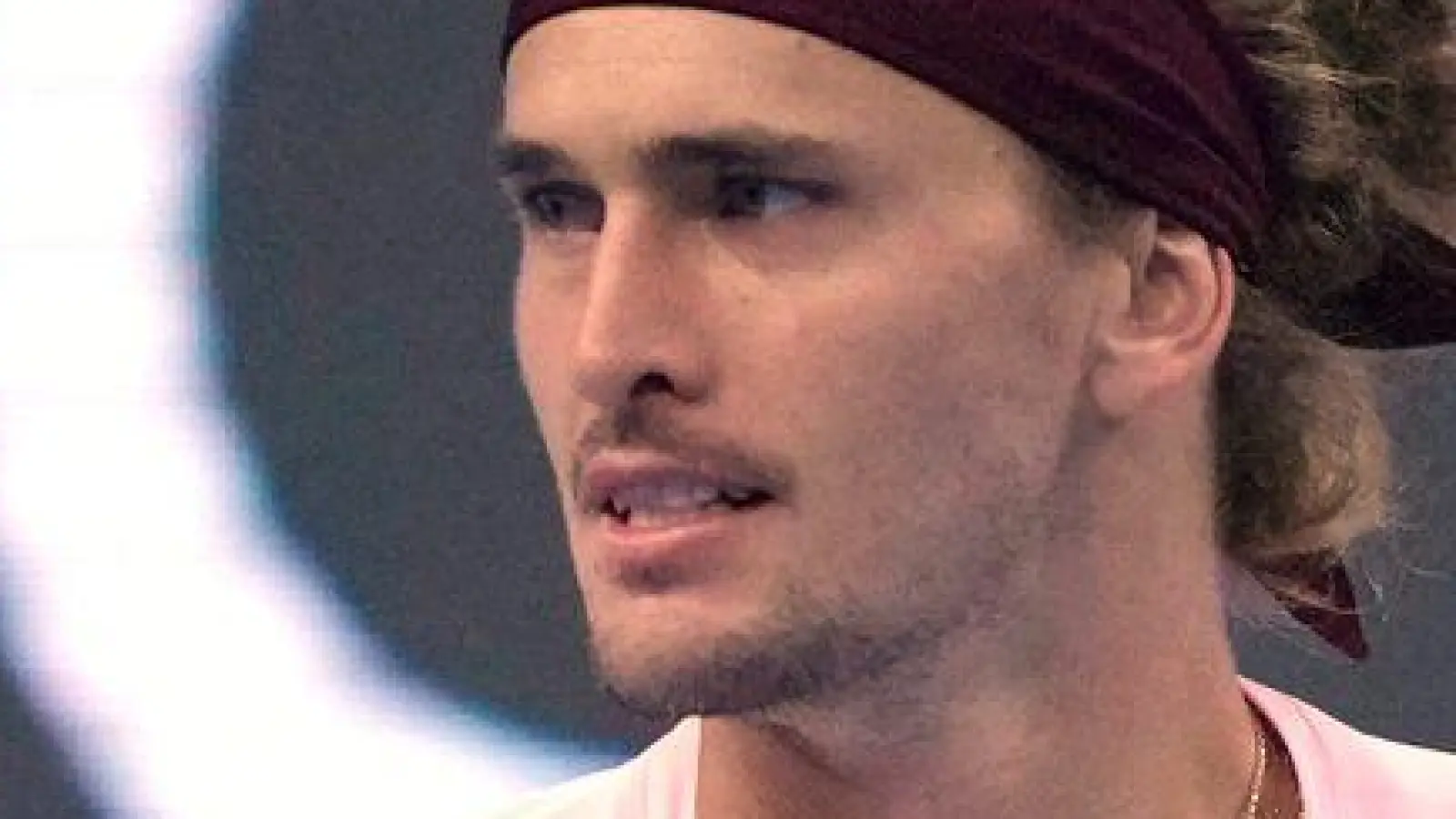 Alexander Zverev meistert seinen Auftakt in Shanghai. (Archivbild) (Foto: Achmad Ibrahim/AP/dpa)
