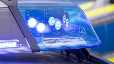 Die Polizei ermittelt zu zwei Raubdelikten. (Symbolbild) (Foto: Daniel Karmann/dpa)