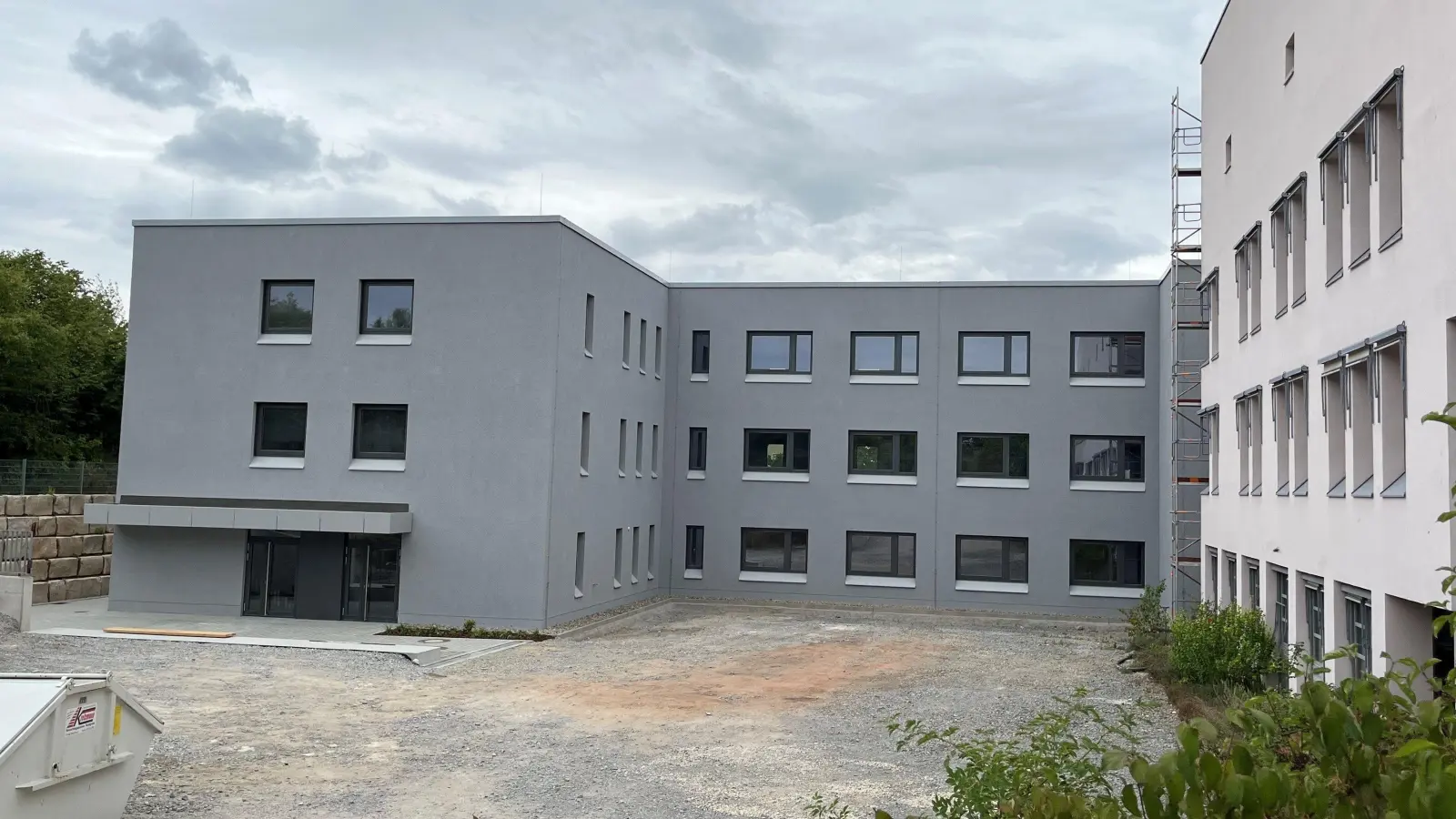 Der Bauteil D des Landratsamts steht für den Bezug bereit. Ab Montag, 1. September, werden die Mitarbeitenden die neuen Räumlichkeiten beziehen. (Foto: Rainer Kahler)