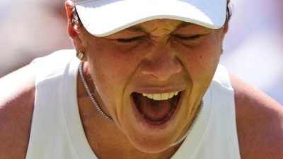 Amanda Anisimova bejubelt den Einzug in ihr erstes Grand-Slam-Finale (Foto: Kirsty Wigglesworth/AP/dpa)