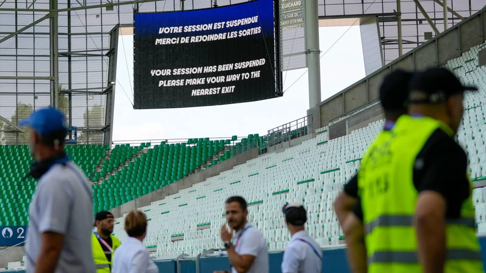 Das Chaos beim Auftakt ins olympische Fußball-Turnier wird nun untersucht. (Foto: Silvia Izquierdo/AP/dpa)