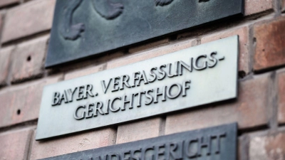 Der Verfassungsgerichtshof hat die Haushaltsaufstellung 2022 gerügt. (Archivbild) (Foto: Matthias Balk/dpa)