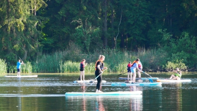 Unter anderem am Sonnensee bei Kettenhöfstetten hat der Kanusportclub Ansbach einen Standort. Um den Mitgliedern entsprechende Bedingungen bieten zu können, soll hier das Vereinsheim saniert werden. (Archivfoto: Kirstin Kasecker)