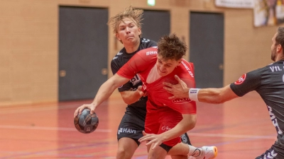 Ausgebremst wurden die Rothenburger Handballer (am Ball Felix Wack in einem anderen Spiel) in Landshut vor allem in der ersten Hälfte. (Foto: Markus Zahn)