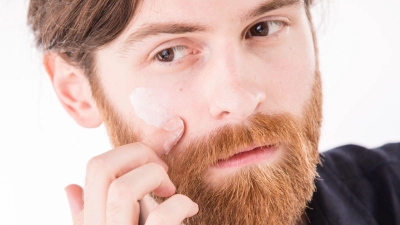 Problematische Substanzen wie Formaldehyd oder Diethylphthalat wurden in den getesteten Gesichtscremes für Männer nicht nachgewiesen. (Foto: Christin Klose/dpa-tmn)