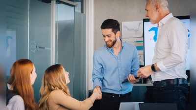 Neuer Job, neue Anforderungen: Weiterbildungen werden immer wichtiger. (Foto: Zacharie Scheurer/dpa-tmn)