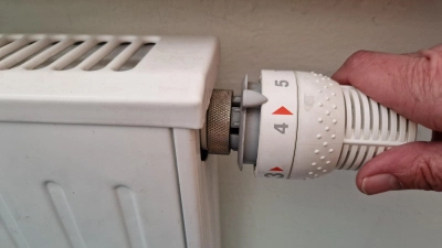 Gerade an eisigen Wintertagen dreht man gerne mal die Heizung hoch.  (Foto: Andrea Walke)