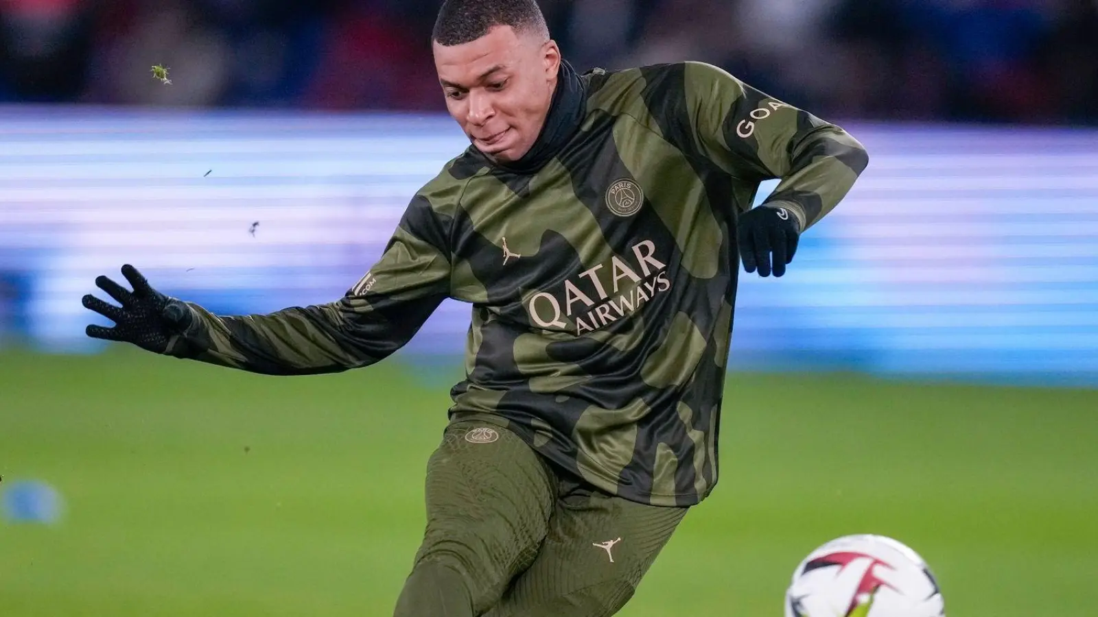 Wird PSG Berichten zufolge im Sommer verlassen: Kylian Mbappé. (Foto: Thibault Camus/AP/dpa)