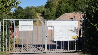In ein paar Jahren dürfte es eng werden auf der Deponie. Deshalb möchte Bürgermeister Micheal Dörr die Weichen stellen für eine Erweiterung. (Foto: Antonia Müller)