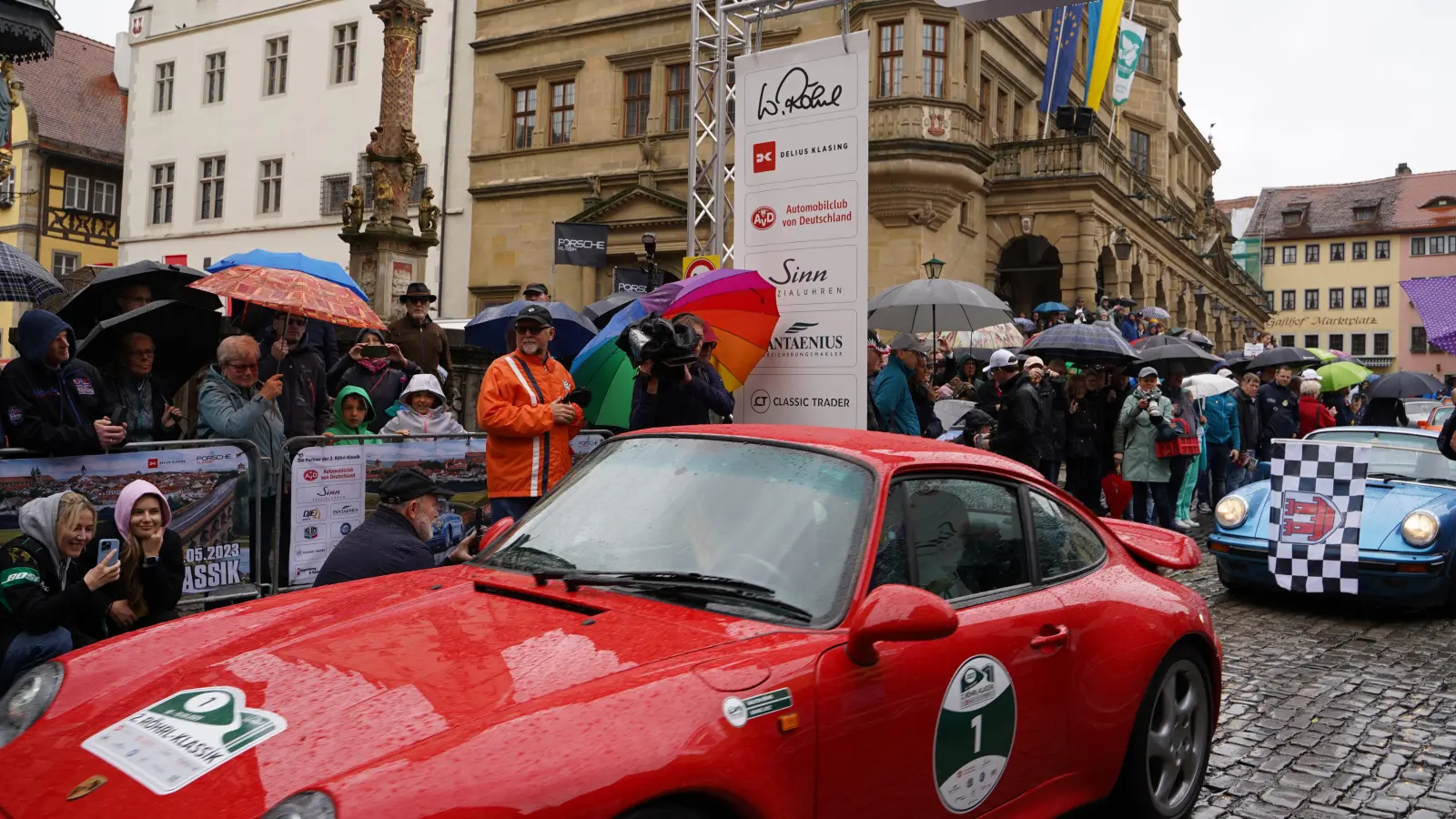 Walter Röhrl startete in Rot und mit der Nummer 1. (Foto: Simone Hedler)