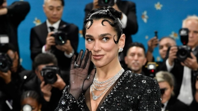 Dua Lipa geht mit einer Millionenklage gegen einen Elektronikriesen vor. (Archivbild)  (Foto: Evan Agostini/Invision/dpa)