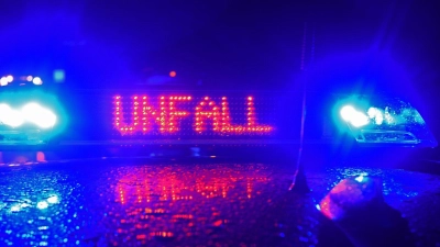 Mehrere wetterbedingte Unfälle gab es auf Bayerns Straßen. (Symbolbild) (Foto: Stefan Puchner/dpa)