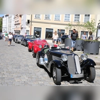 Die automobilen Schätze ernteten bewundernde Blicke. (Foto: Alexander Biernoth)