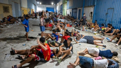 Besonders Kinder und Jugendliche sind in der spanischen Exklave verblieben. (Archivbild)  (Foto: Marcos Moreno/EUROPA PRESS/dpa)