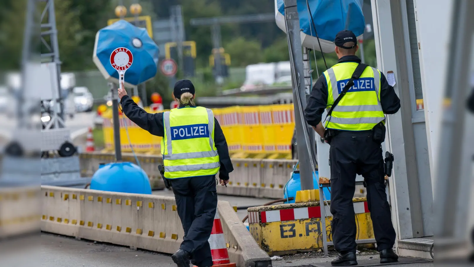 In Bayern gab es bereits vor der bundesweiten Anordnung Kontrollen an den Grenzen. (Archivfoto) (Foto: Peter Kneffel/dpa)