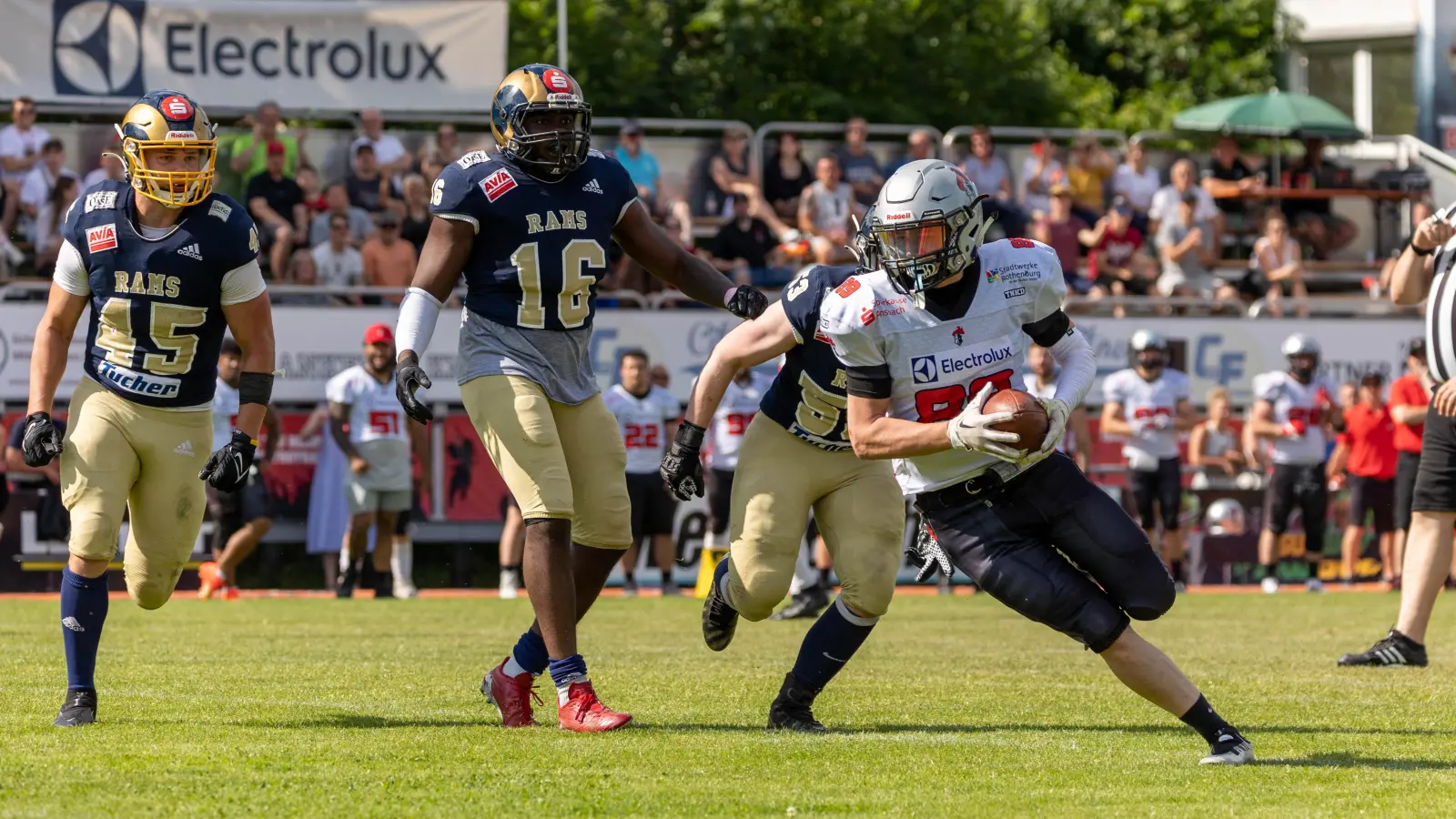 Der Rothenburger Chris Dehner (rechts) machte mit zwei Touchdowns ein überragendes Spiel gegen die Nürnberg Rams. (Foto: Thomas Lüdtke)