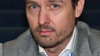 Tom Schilling spielt in „Achtsam Morden“ die Hauptrolle. (Archivbild) (Foto: Elisa Schu/dpa)