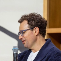Anthropic-Chef Dario Amodei warnte schon oft vor den Risiken einer ungebremsten Entwicklung Künstlicher Intelligenz. (Archivbild) (Foto: Andrej Sokolow/dpa)