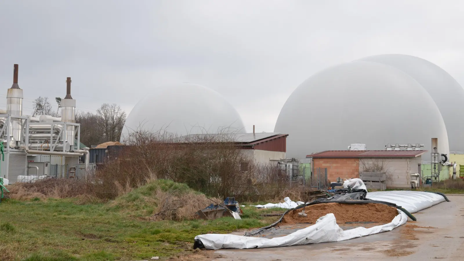 Die Biogasanlage nahe Unterschweinach könnte ordentlich Wärme liefern; doch das Interesse in der Bürgerschaft an einem Nahwärmenetz ist zu gering, um derlei wirtschaftlich umzusetzen. (Foto: Christa Frühwald)