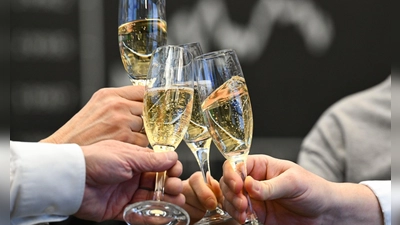 Jeder Fünfte in Deutschland investiert an der Börse. (Archivbild) (Foto: Arne Dedert/dpa)