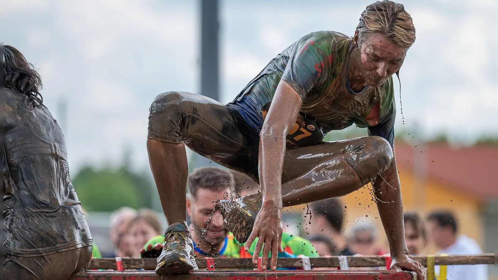 Da spritzt der Schlamm. (Foto: Mirko Fryska)