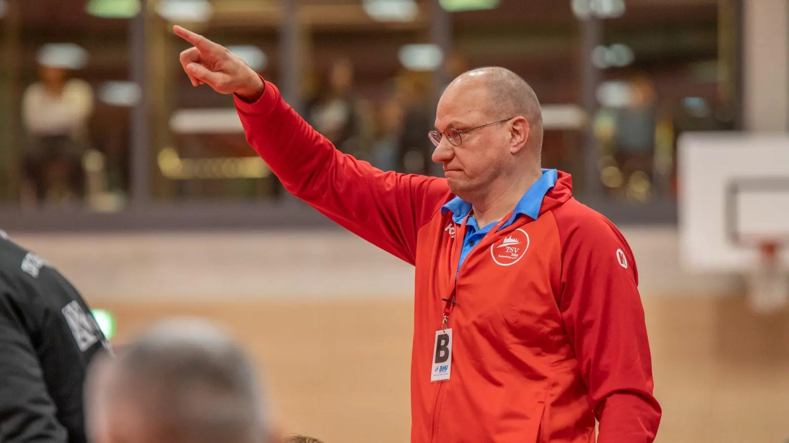 Rothenburgs Trainer Valentin Akushka konnte in Ismaning lange ganz zufrieden sein, in den letzten zehn Minuten war sein Team aber völlig von der Rolle. (Foto: Markus Zahn)