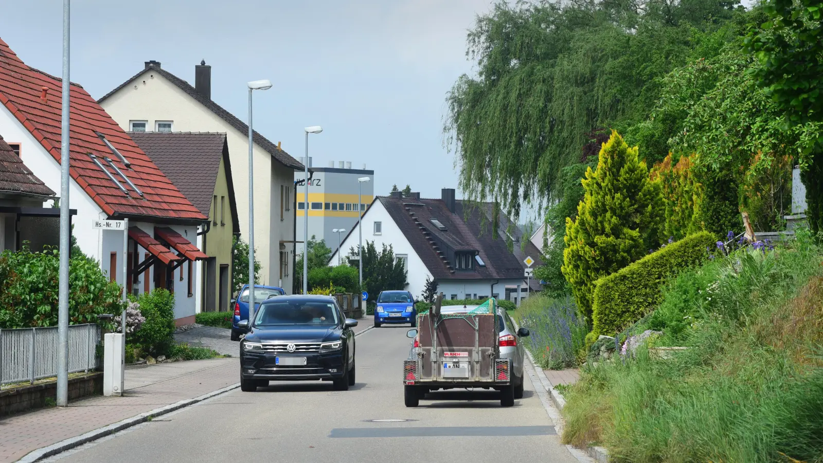 In der Denkmalstraße geht es stellenweise eng zu. (Foto: Jim Albright)